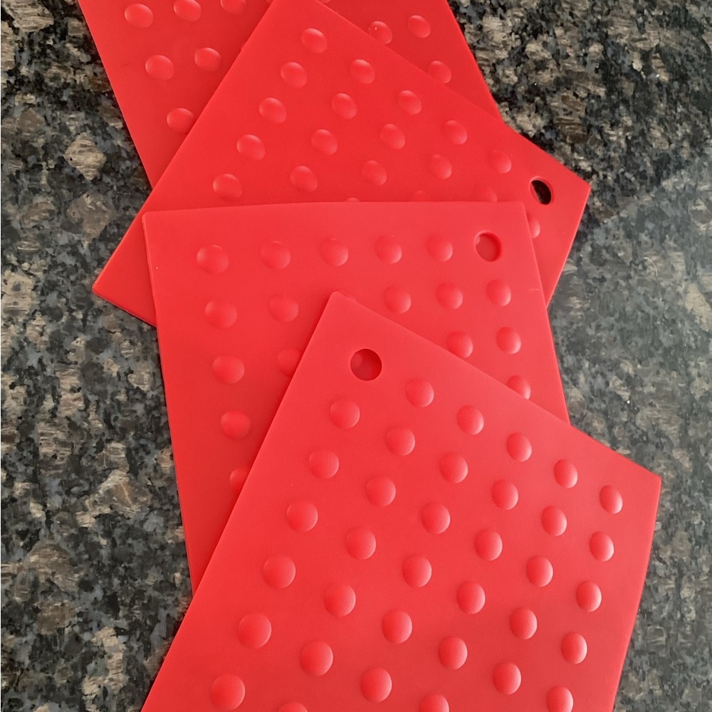 SET OF FOUR SILICONE POT HOLDERS - Picture 2 of 4